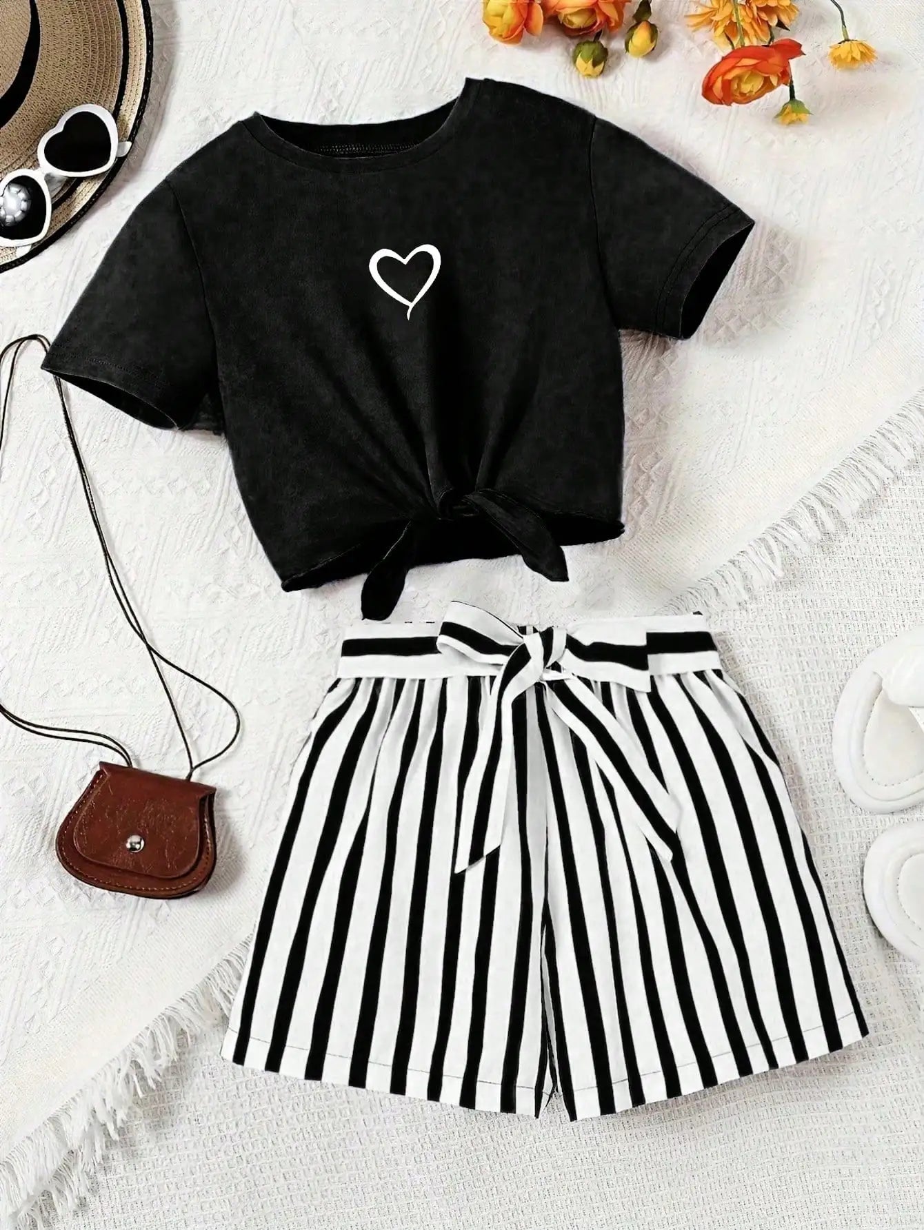 2-delige casual set met liefdesprint en gestreepte shorts