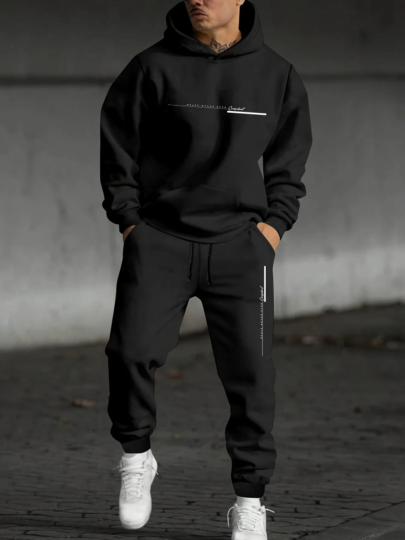 Capuchontrui met joggingbroek