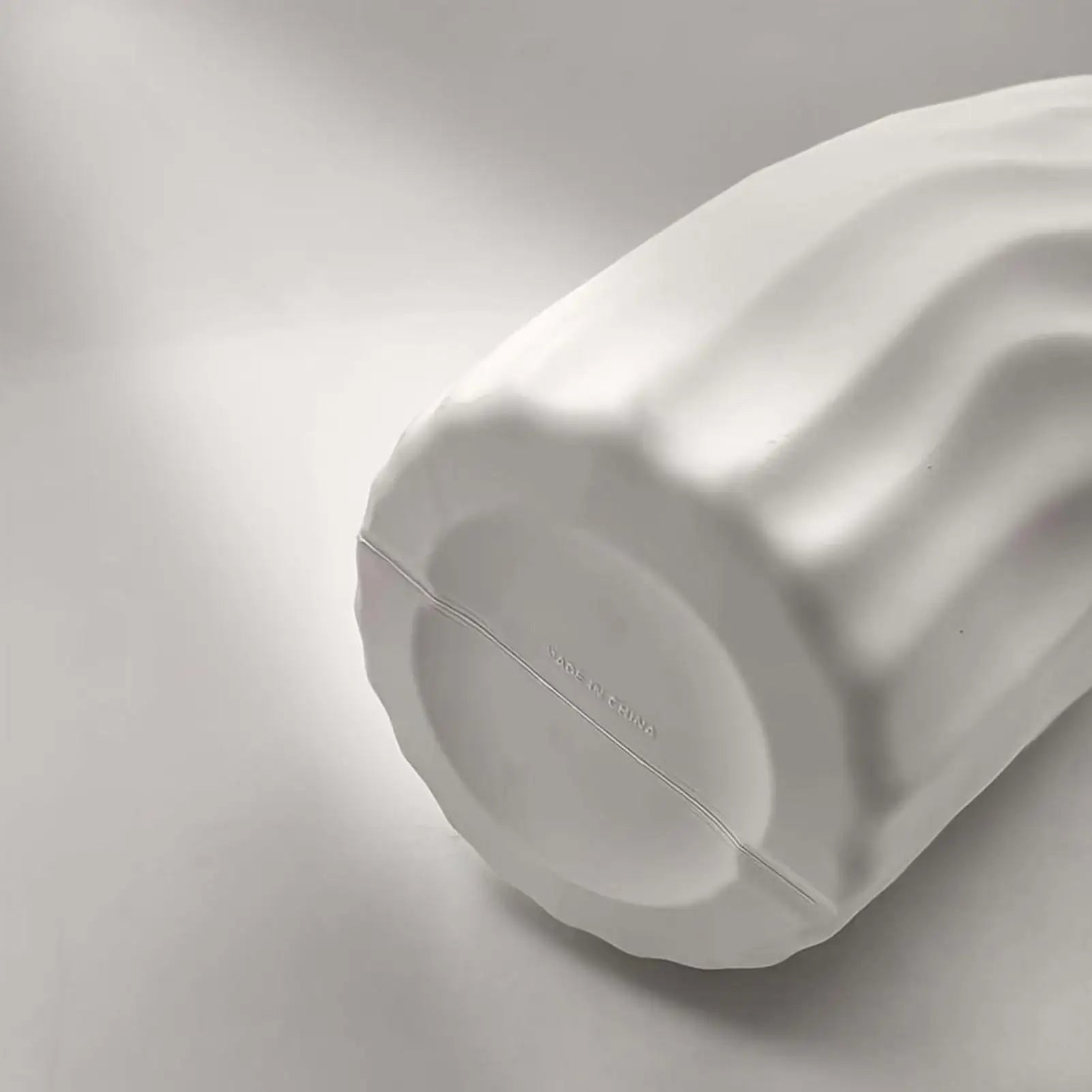 Hoge vloervaas met 3D-reliëf