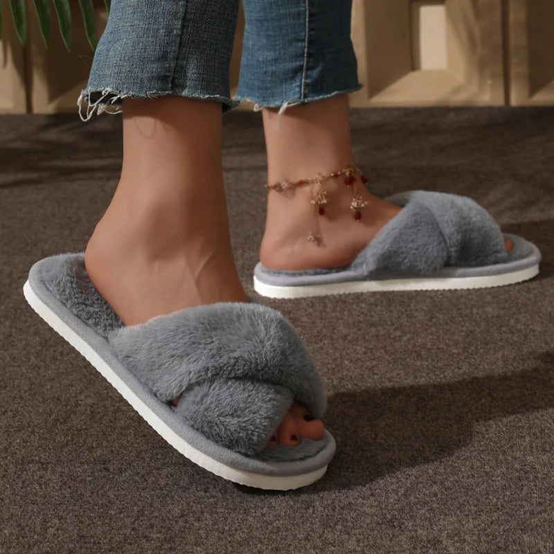 Pluizige slippers met kruisband - afbeelding 9