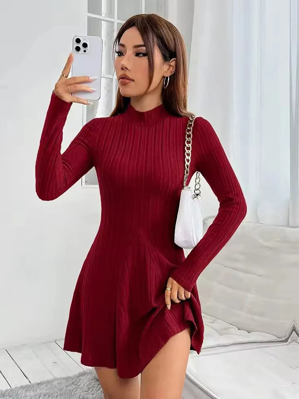 Geribde jurk met opstaande kraag - afbeelding 9