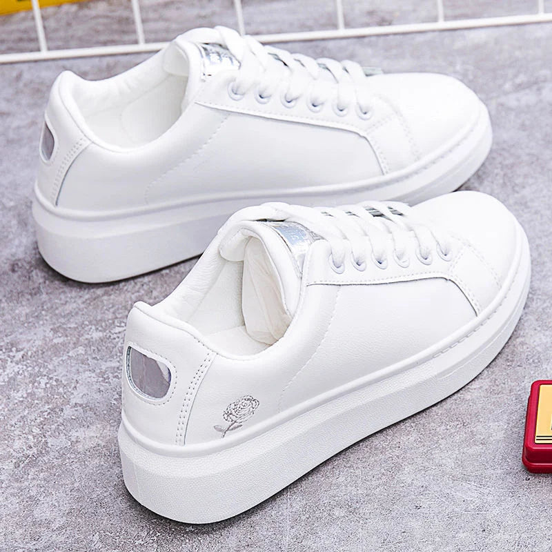 Witte plateausneakers met roosje - afbeelding 11