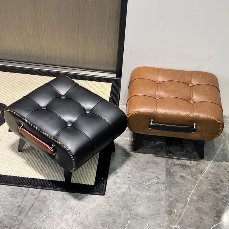 Minimalistische schoenenkruk en voetenbank