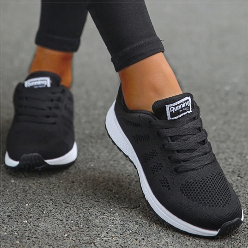 Klassieke gebreide damessneakers