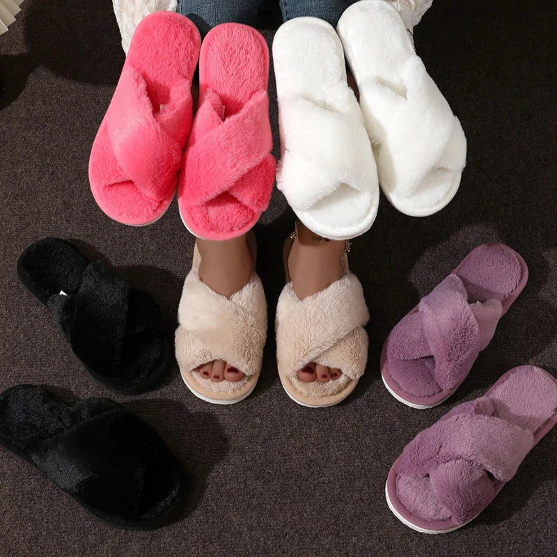 Pluizige slippers met kruisband - afbeelding 2