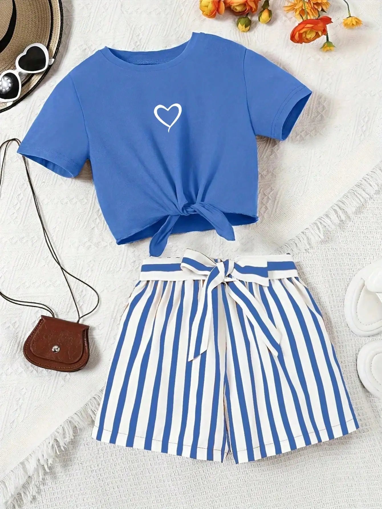 2-delige casual set met liefdesprint en gestreepte shorts