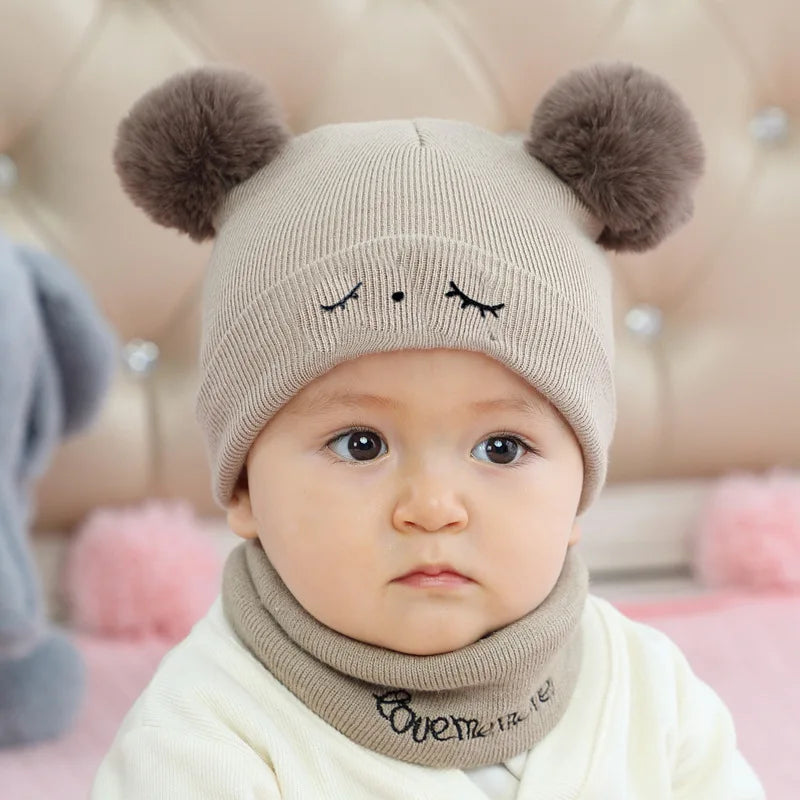 Babymuts en sjaal met pompons - afbeelding 7
