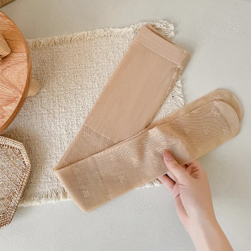Dunne zijden panty’s voor lente en zomer
