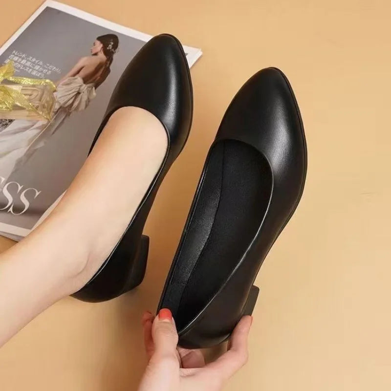 Zwarte pumps met blokhak - afbeelding 6