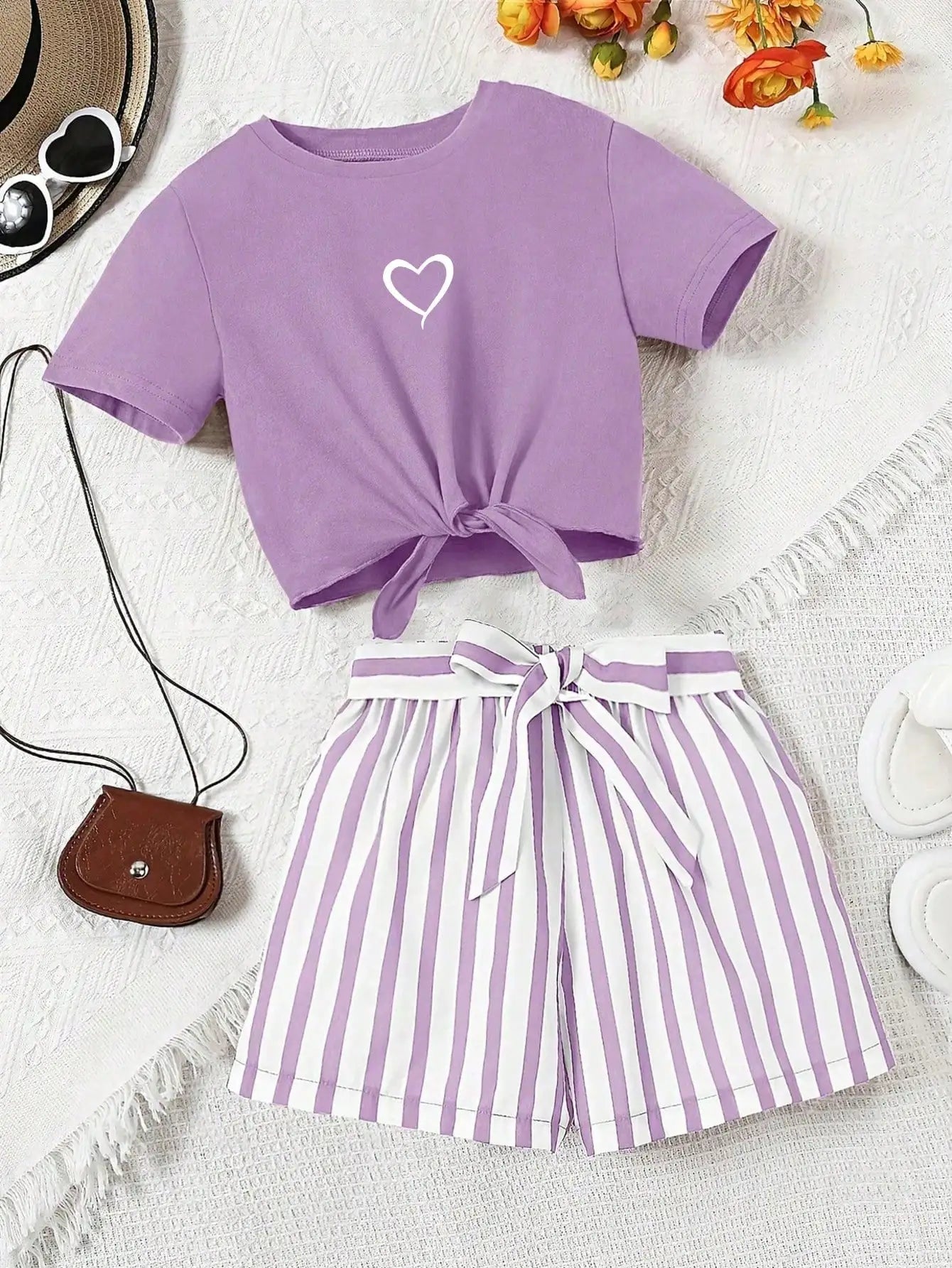 2-delige casual set met liefdesprint en gestreepte shorts