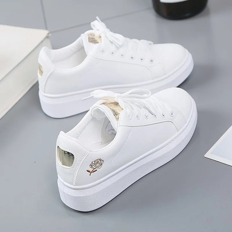 Witte plateausneakers met roosje - afbeelding 7