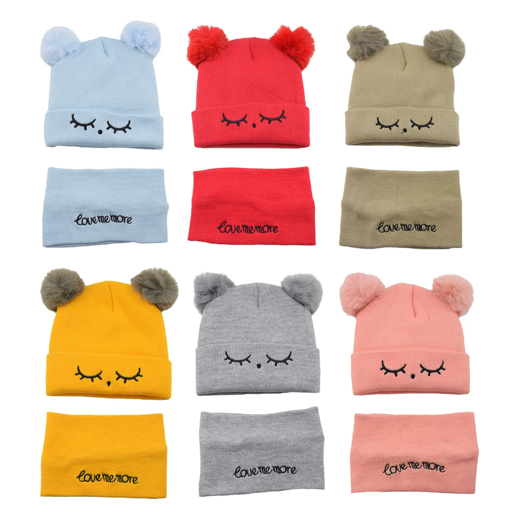 Babymuts en sjaal met pompons - afbeelding 3