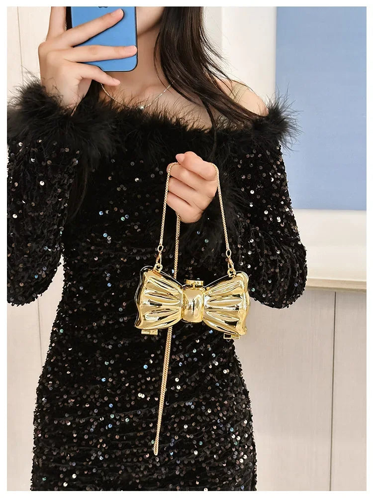 Metallic clutch in strikvorm - afbeelding 2