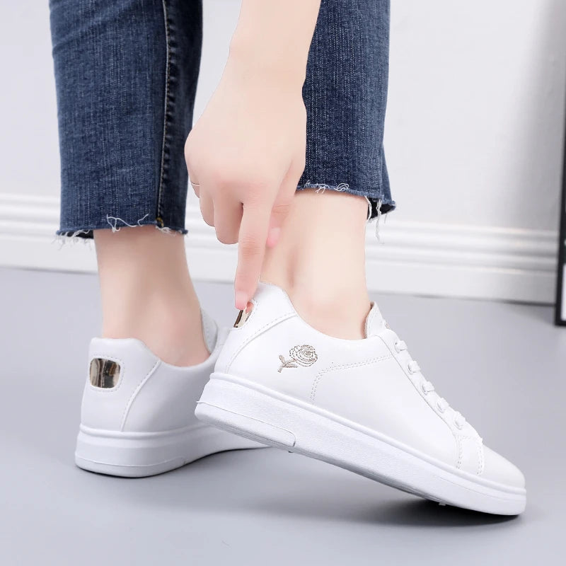 Witte plateausneakers met roosje - afbeelding 3