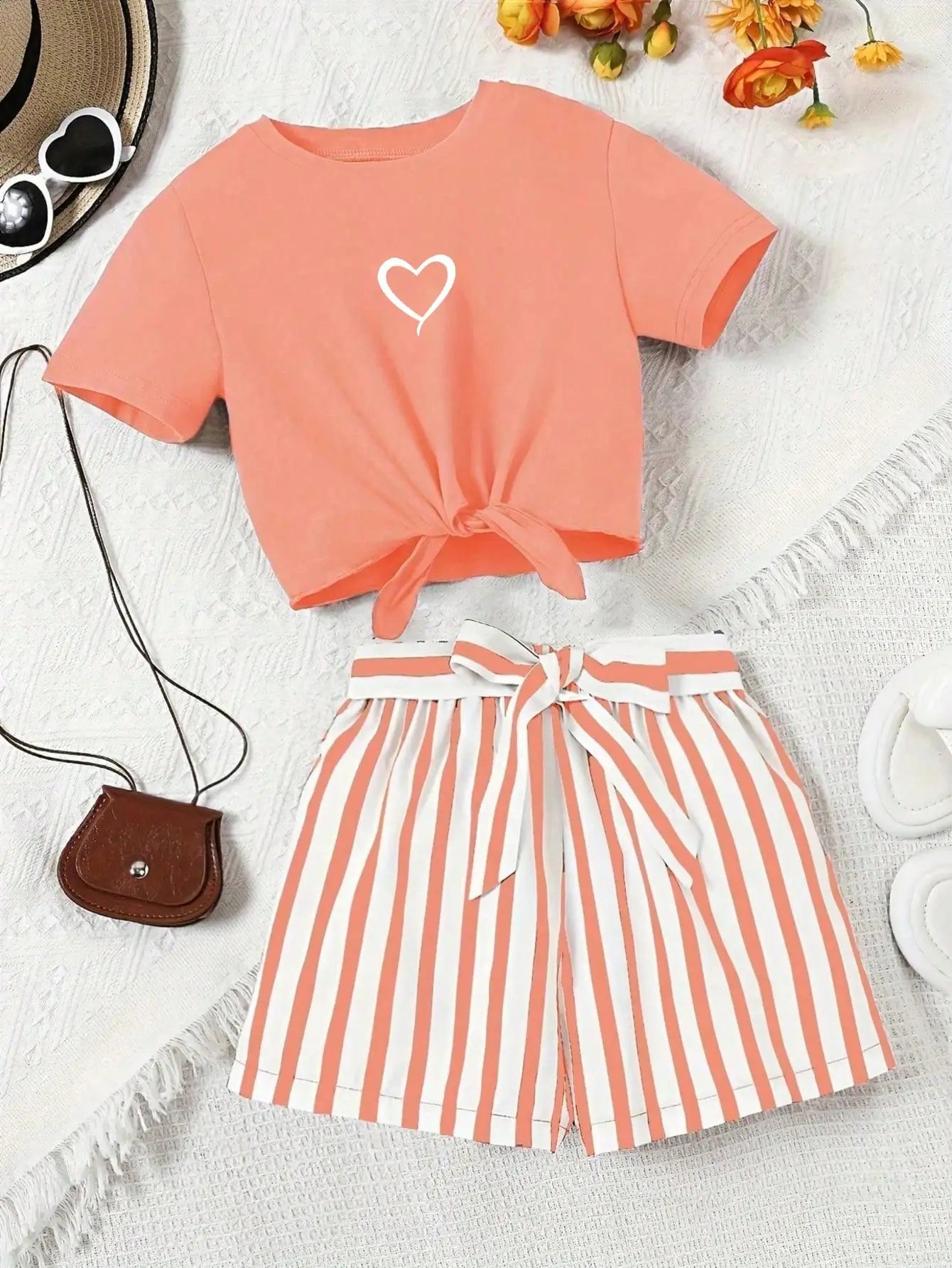 2-delige casual set met liefdesprint en gestreepte shorts