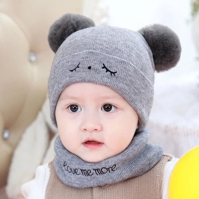 Babymuts en sjaal met pompons - afbeelding 9