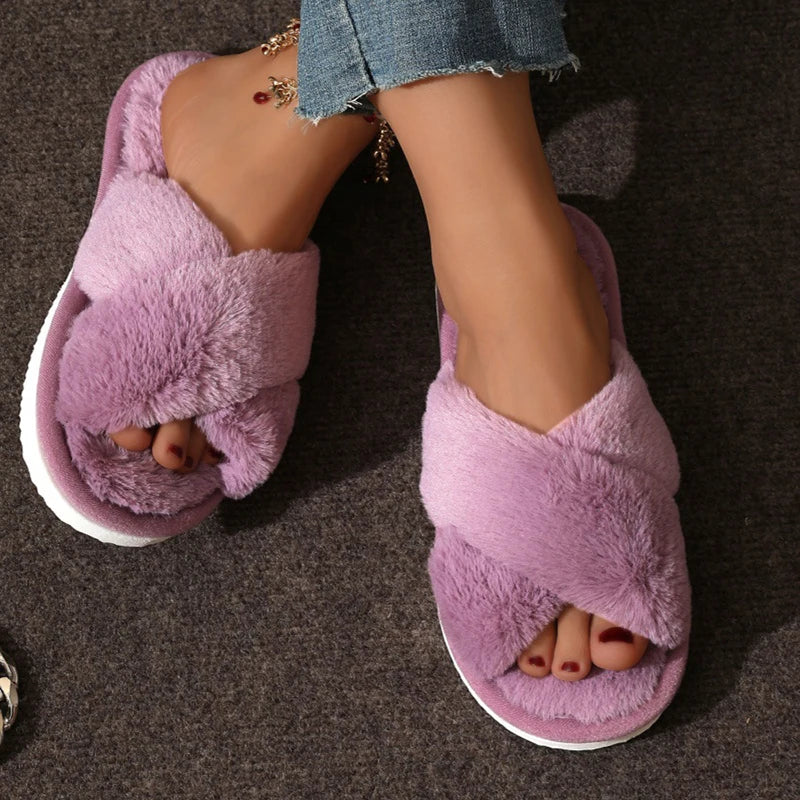 Pluizige slippers met kruisband - afbeelding 15