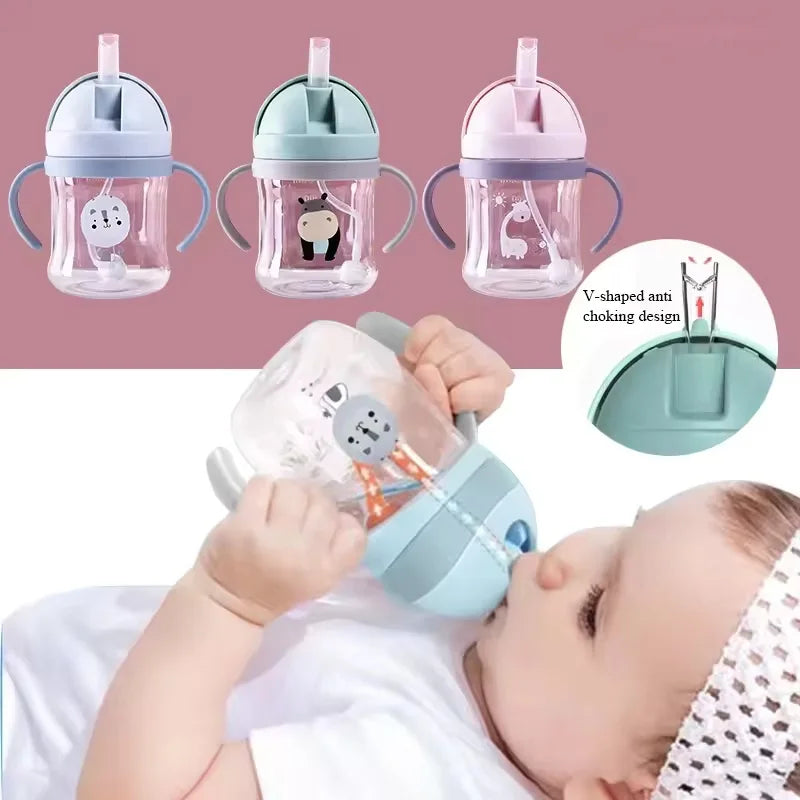 Drinkbeker met handgrepen en rietje
