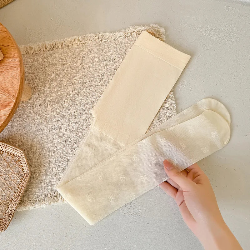 Dunne zijden panty’s voor lente en zomer
