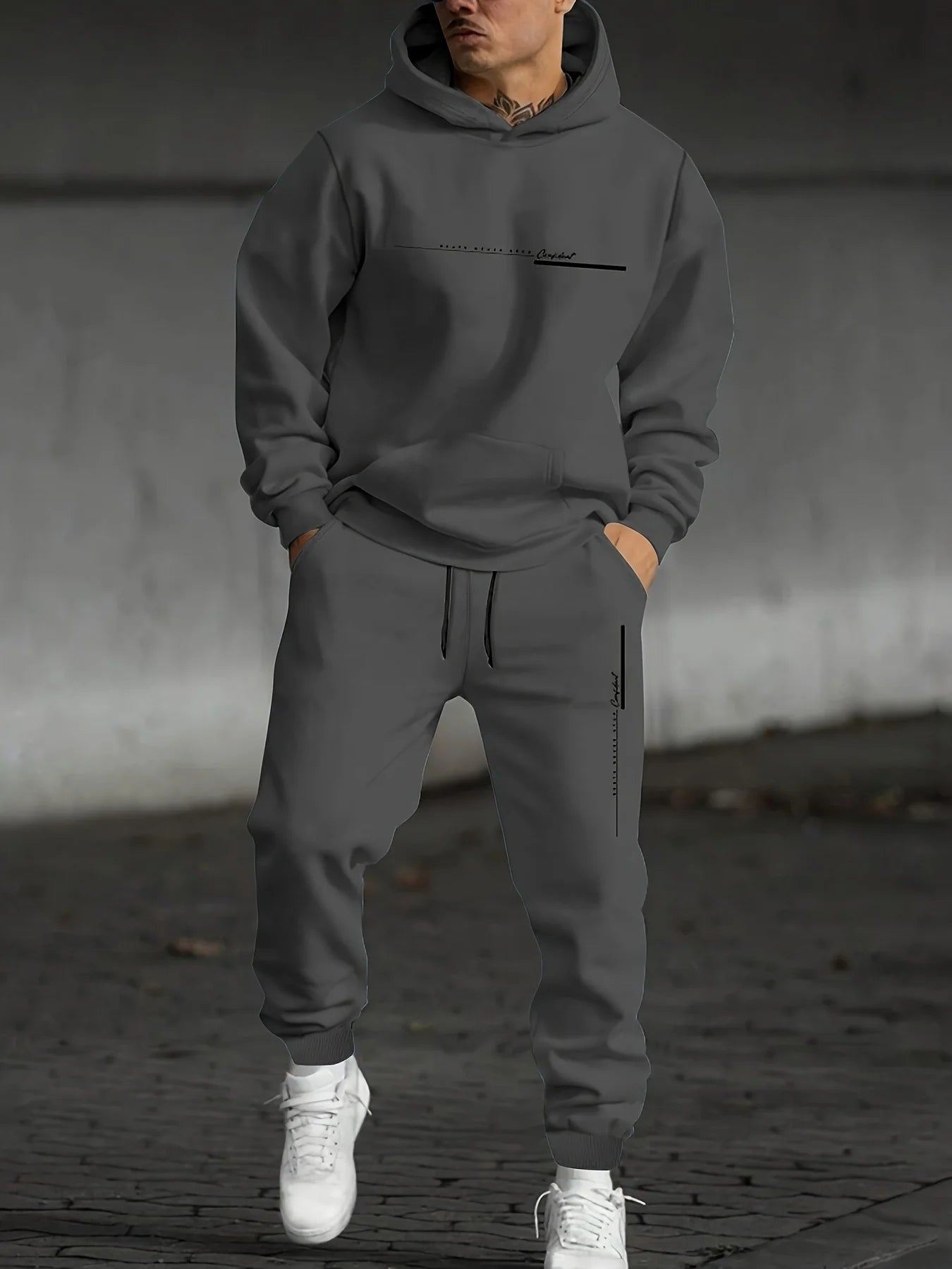 Capuchontrui met joggingbroek