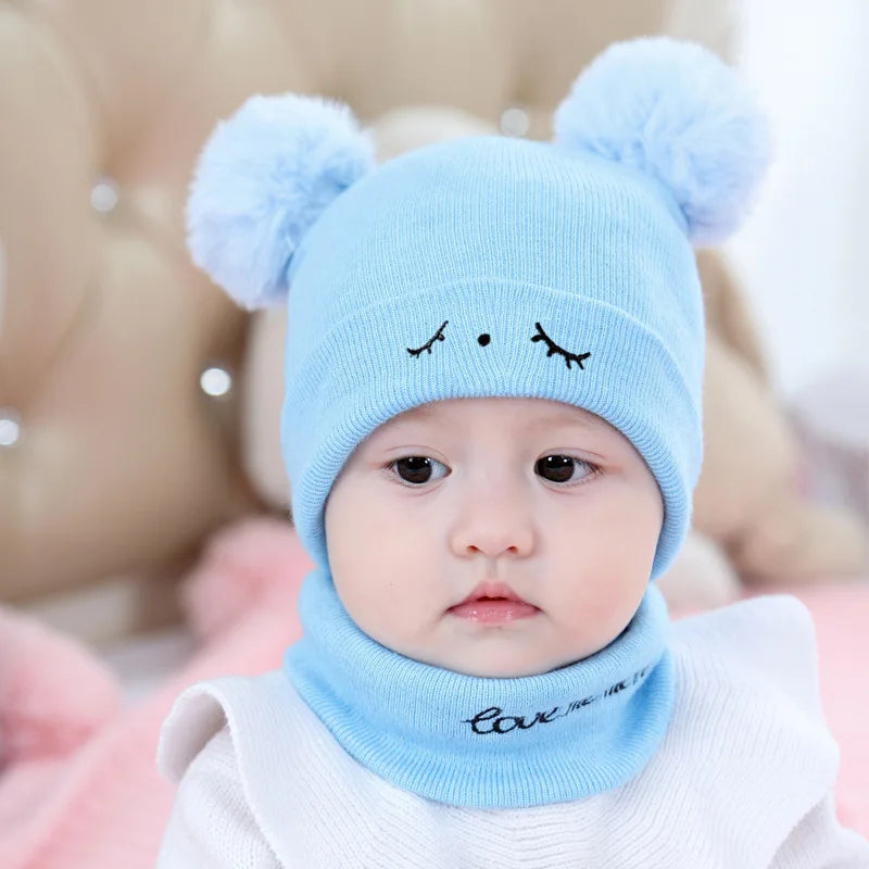Babymuts en sjaal met pompons - afbeelding 5