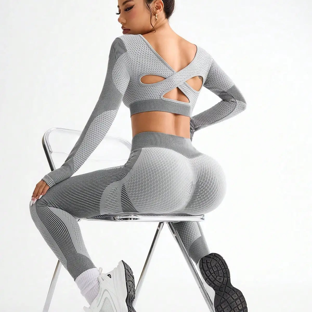 Naadloze sportset met crop top - afbeelding 12