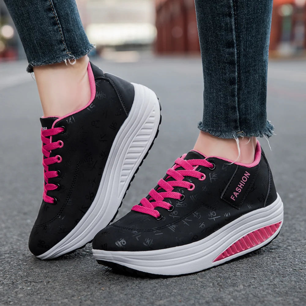 Damessneakers met sleehak